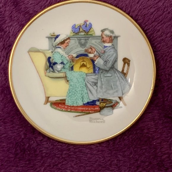 532 Gaily Sharing Vintage Times - Norman Rockwell Four Seasons Miniature Plate - Picture 2 of 8